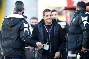 Επέστρεψε... με ΚΑΡΕ και ευστοχία απ' την "άσπρη βούλα"! (Φώτος)