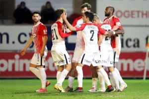 Επέστρεψε... με ΚΑΡΕ και ευστοχία απ' την "άσπρη βούλα"! (Φώτος)