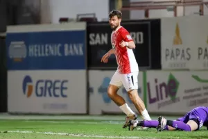 Επέστρεψε... με ΚΑΡΕ και ευστοχία απ' την "άσπρη βούλα"! (Φώτος)