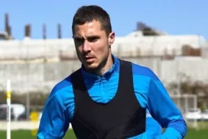 Φουλάρει... για Ανόρθωση/φώτος
