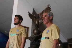 Εξαντλήθηκαν οι φανέλες 