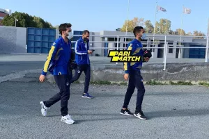 (ΦΩΤΟΣ) Η άφιξη του ΑΠΟΕΛ