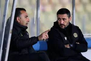 Κουβέντα στον πάγκο...