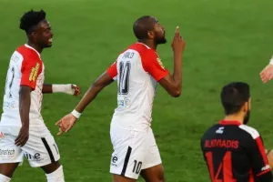 Επέστρεψε... με ΚΑΡΕ και ευστοχία απ' την "άσπρη βούλα"! (Φώτος)