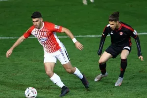 Επέστρεψε... με ΚΑΡΕ και ευστοχία απ' την "άσπρη βούλα"! (Φώτος)