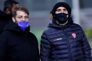 Επέστρεψε... με ΚΑΡΕ και ευστοχία απ' την "άσπρη βούλα"! (Φώτος)