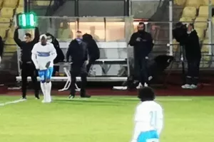 Πρώτη κίνηση με Νταμπό