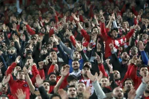 Όταν ο Ολυμπιακός... λύγισε τη Μάντσεστερ Γιουνάιτεντ (φώτος/βίντεο)