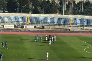 Αναγκαστική αλλαγή με το "καλησπέρα"