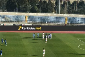 Αναγκαστική αλλαγή με το "καλησπέρα"