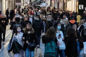 «Εκρηξη» με 1.261 νέα κρούσματα (ΕΛΛΑΔΑ) 