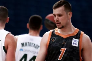 «Δεν μπορώ να παίζω σε ομάδα που δεν διεκδικεί τίτλους»!