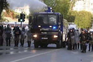 Διαδηλώσεις σε Λευκωσία και Λεμεσό παρουσία... Αίαντα