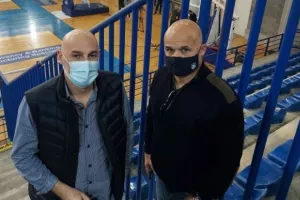 Παρουσία προέδρου...