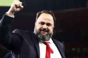 Μετά την αθώωση/ ΞΑΝΑ Πρόεδρος του Ολυμπιακού ο Μαρινάκης! (Φώτο)