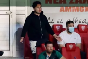 Φιλάκια... ο Φανιέρος
