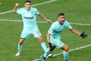 Ροζ: «Αν παίζουμε έτσι, δεν μας κερδίζει κανείς»