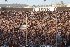 Θύρα 4: «Ο πρωταθλητής του κ... ξεβρακώθηκε»