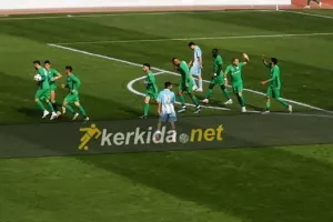 Τρία γκολ, τρεις βαθμοί και κορυφή! (φώτος)