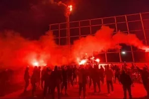 Μήνυμα με... φώτο από τις ντόπες!