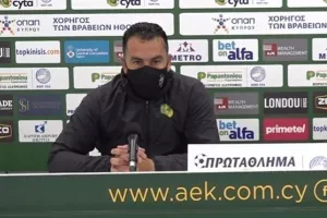 "Ποδοσφαιριστής χωρίς κίνητρο... καλύτερα να αλλάξει επάγγελμα"