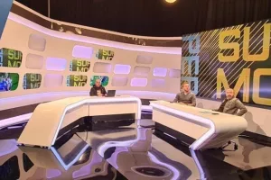 (ΒΙΝΤΕΟ) Πέντε καλεσμένοι, ωραίες ατάκες, συζητήσεις!