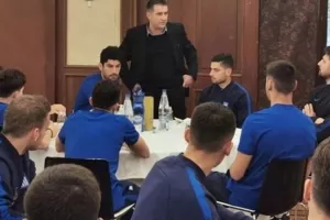 Η πρώτη ομιλία Ζαγοράκη στους διεθνείς: «Θα είμαστε πάντα κοντά σας, να κάνουμε υπερήφανους τους Έλληνες»