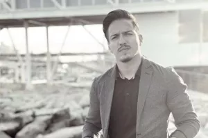 Στην τρίχα