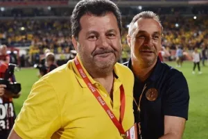 "Ταχεία ανάρρωση κι επιστροφή στην κερκίδα της αγαπημένης του ομάδας"