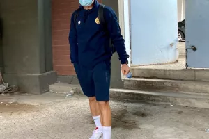 (ΦΩΤΟΣ) Η άφιξη της αποστολής της ΑΕΛ