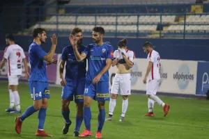 Αήττητη/Ανόρθωση
