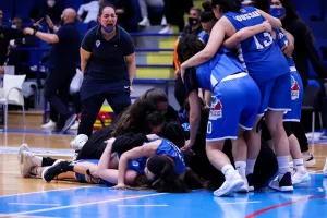 ΦΩΤΟΣ/Έστησαν πάρτι για το πρωτάθλημα τα κορίτσια της Ανόρθωσης!
