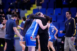 ΦΩΤΟΣ/Έστησαν πάρτι για το πρωτάθλημα τα κορίτσια της Ανόρθωσης!