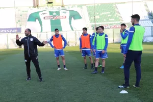 ΦΩΤΟΣ/Στο "Απόστολος Νικολαΐδης" οι Ελπίδες