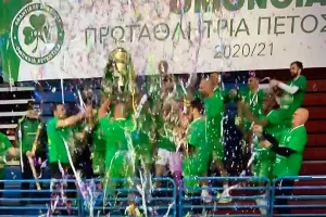 ΦΩΤΟΣ/Σήκωσε το 5ο με το απόλυτο η Ομόνοια!