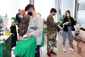 ΦΩΤΟΣ/Κατέκλυσαν την "Green Boutique" οι Ομονοιάτες