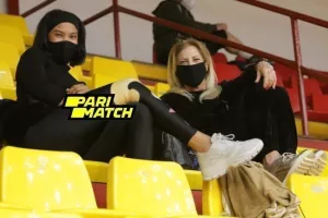 Όμορφες θηλυκές παρουσίες στο κλειστό του Στρόβολου 