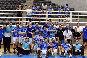 "Πάμε ΑΝΟ, Λεβέντικα και Βαρωσιώτικα!"