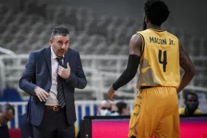 «Όποιος θέλει, ας έρθει να αντιμετωπίσει τους… παππούδες της ΑΕΚ»