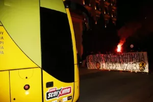 Οπαδοί σε Μελισσανίδη: «Παίκτες λαχεία, στελέχη παρωδία, άλλη ΑΕΚ έταξες το 2013»! (φώτος)