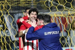 Έφτασε... Αγγλία το γκολ του Μπουχαλάκη: "Να το προσέξει η Άρσεναλ" (Βίντεο)