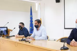 Ανησυχία για έξαρση κρουσμάτων - Καμιά κουβέντα για χαλαρώσεις