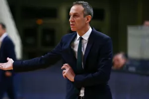 Κάτας: «Είμαι πολύ ικανοποιημένος από τον Χεζόνια»