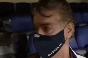 Τσάκωσε... Παπασταύρου!