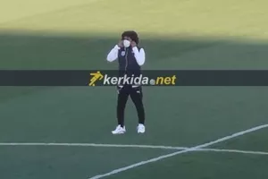 Μασκοφόρος... στην ΑΡΕΝΑ