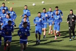 Τώρα, νίκη...