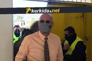 Στιβ στην... τρίχα/ΦΩΤΟ