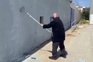 Πρόεδρος... για όλες τις δουλειές!