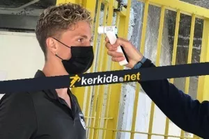 Κόκκινο... για Βαλακάρι