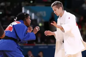 Καταγγελίες σοκ από Ελληνίδα αθλήτρια/ Απάνθρωπες συνθήκες, εξύβριση, ξυλοδαρμός, εκβιασμοί